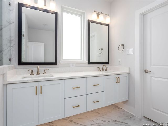 558 McMonigal Place, San Antonio, TX 78210