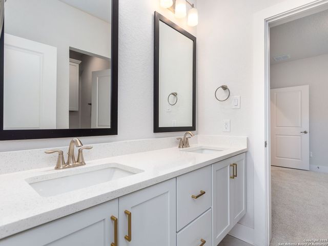 558 McMonigal Place, San Antonio, TX 78210