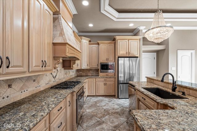 27 Chez Moi Drive, Bossier City, LA 71111