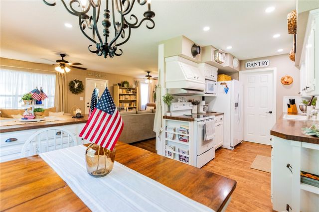 11718 S Landers Road, Rogers, AR 72756