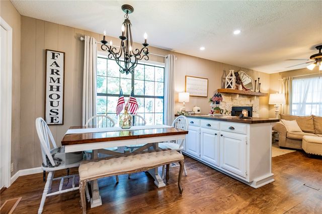 11718 S Landers Road, Rogers, AR 72756