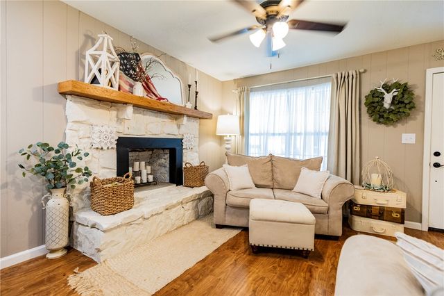 11718 S Landers Road, Rogers, AR 72756