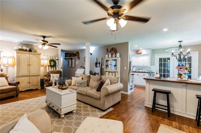11718 S Landers Road, Rogers, AR 72756
