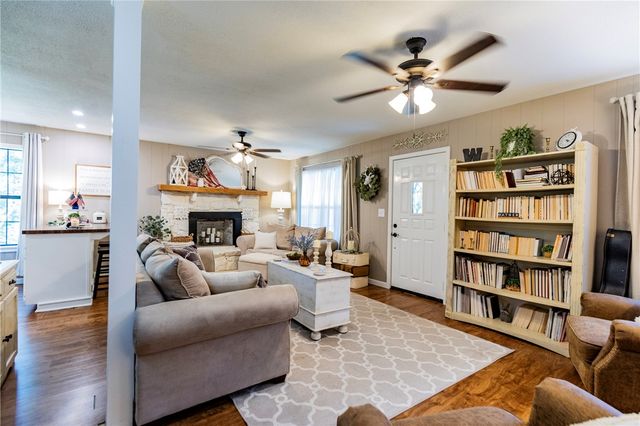 11718 S Landers Road, Rogers, AR 72756