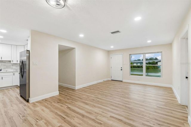 6781 33RD AVENUE N, St Petersburg, FL 33710
