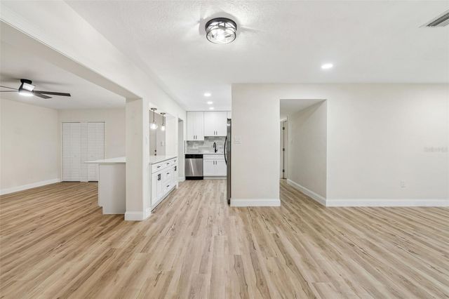 6781 33RD AVENUE N, St Petersburg, FL 33710