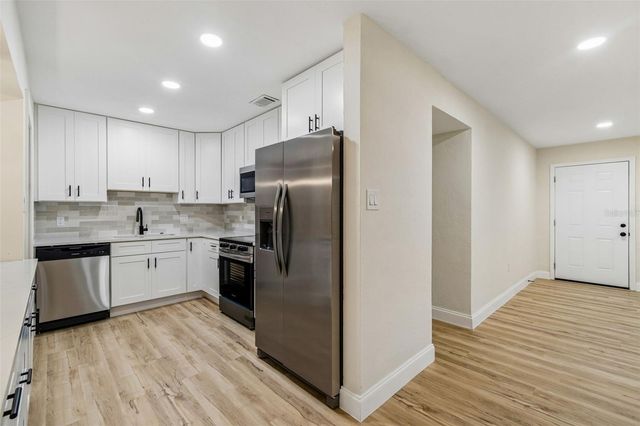 6781 33RD AVENUE N, St Petersburg, FL 33710