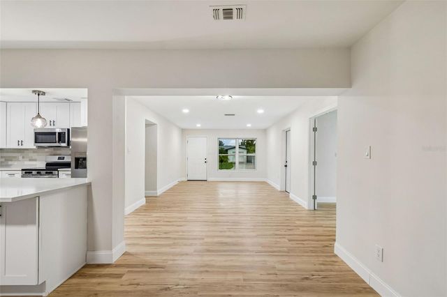 6781 33RD AVENUE N, St Petersburg, FL 33710