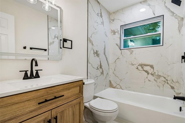6781 33RD AVENUE N, St Petersburg, FL 33710