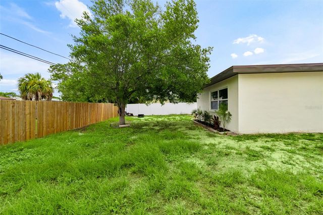 6781 33RD AVENUE N, St Petersburg, FL 33710