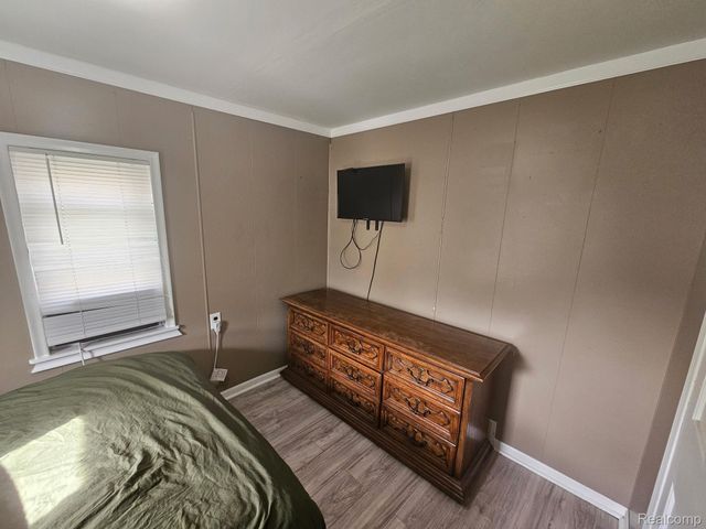 1097 W Buder Avenue, Flint Charter Township, MI 48507