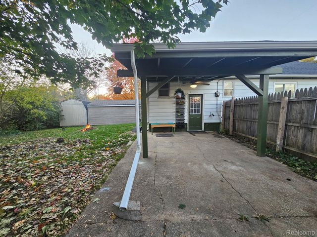 1097 W Buder Avenue, Flint Charter Township, MI 48507