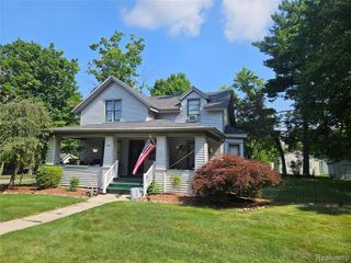 624 Hickory Street, Fenton, MI 48430