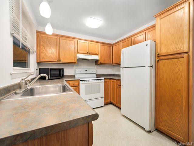 337 Sierra Vista Lane, Valley Cottage, NY 10989