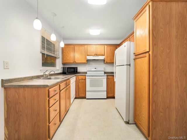 337 Sierra Vista Lane, Valley Cottage, NY 10989