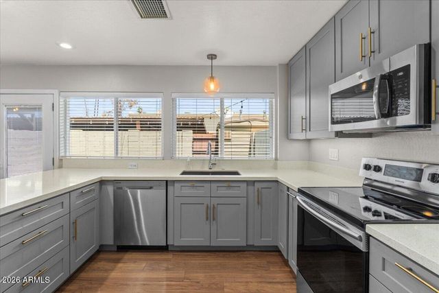 4233 N MILLER Road, Scottsdale, AZ 85251