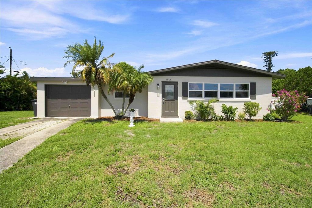 Image 2 of property listing at 2057 GARDEN PARKWAY, Bradenton, FL 34205