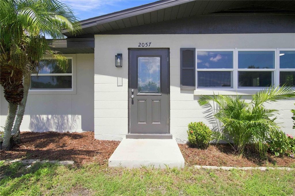 Image 3 of property listing at 2057 GARDEN PARKWAY, Bradenton, FL 34205