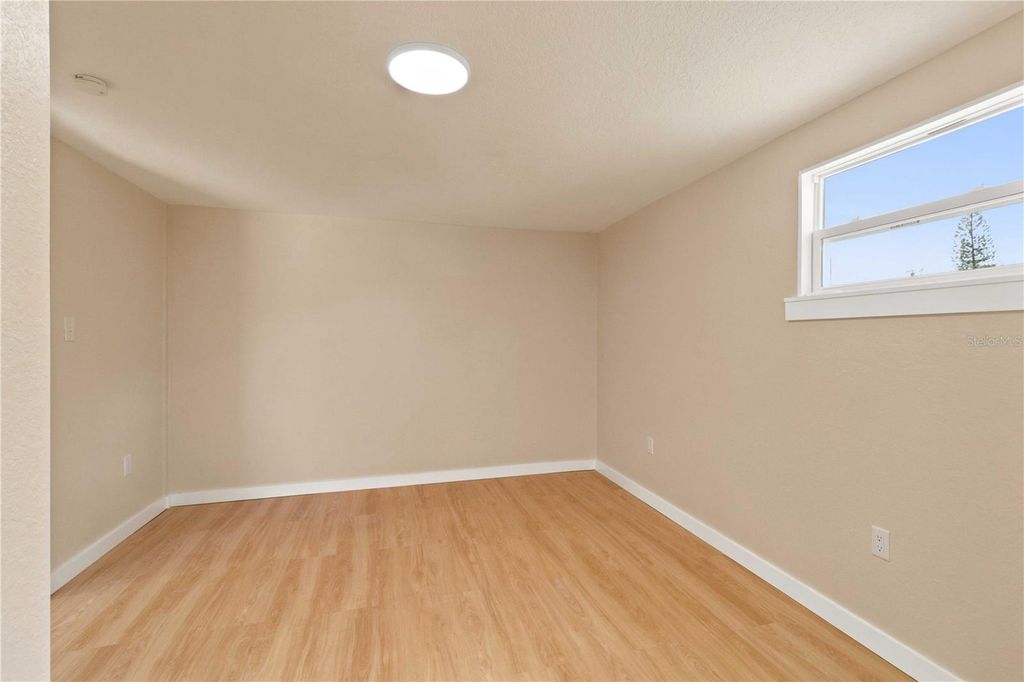 Image 21 of property listing at 2057 GARDEN PARKWAY, Bradenton, FL 34205