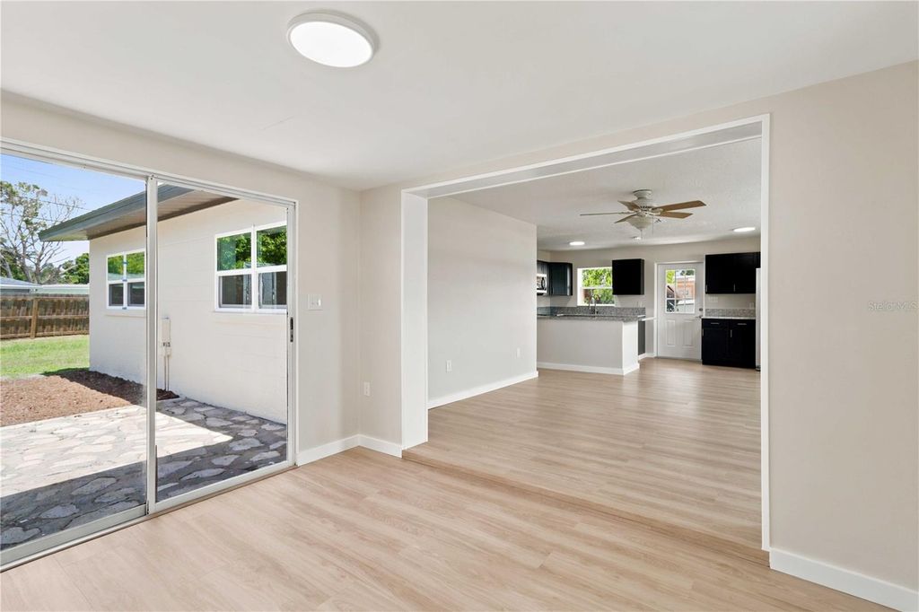 Image 24 of property listing at 2057 GARDEN PARKWAY, Bradenton, FL 34205