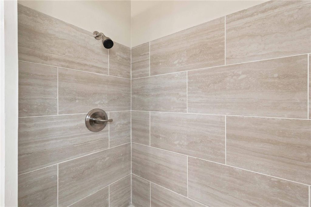 Image 27 of property listing at 2057 GARDEN PARKWAY, Bradenton, FL 34205