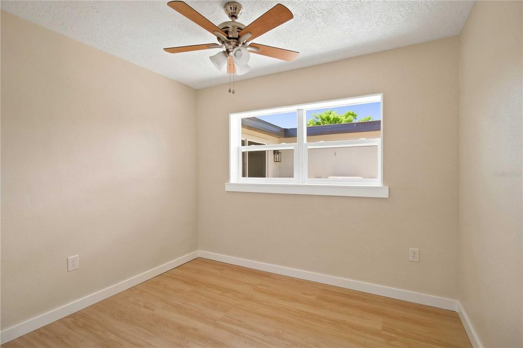 Image 28 of property listing at 2057 GARDEN PARKWAY, Bradenton, FL 34205
