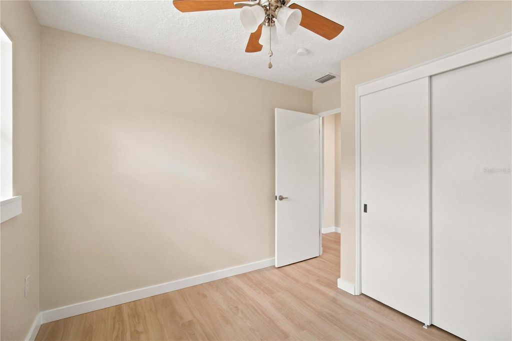 Image 31 of property listing at 2057 GARDEN PARKWAY, Bradenton, FL 34205