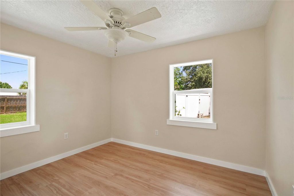 Image 36 of property listing at 2057 GARDEN PARKWAY, Bradenton, FL 34205