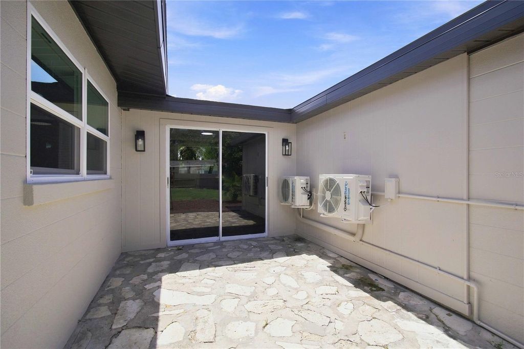 Image 41 of property listing at 2057 GARDEN PARKWAY, Bradenton, FL 34205