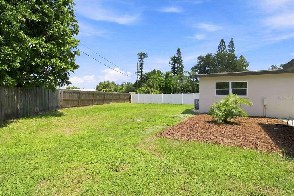 Image 45 of property listing at 2057 GARDEN PARKWAY, Bradenton, FL 34205