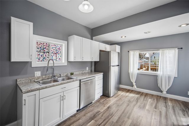 3821 8th Place, Des Moines, IA 50313
