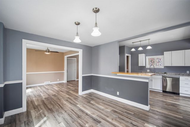 3821 8th Place, Des Moines, IA 50313