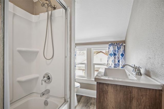 3821 8th Place, Des Moines, IA 50313
