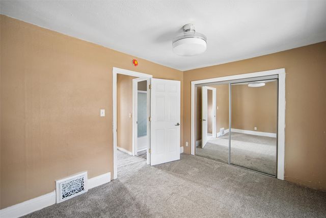 3821 8th Place, Des Moines, IA 50313