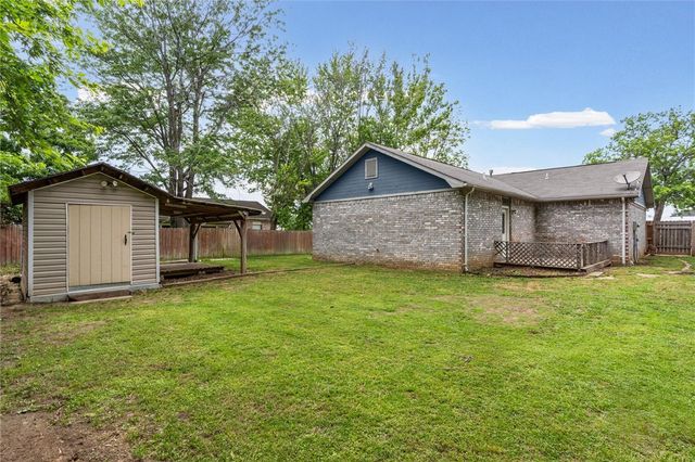 11 Wilson Street, Farmington, AR 72730