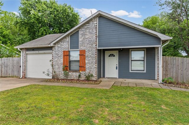 11 Wilson Street, Farmington, AR 72730