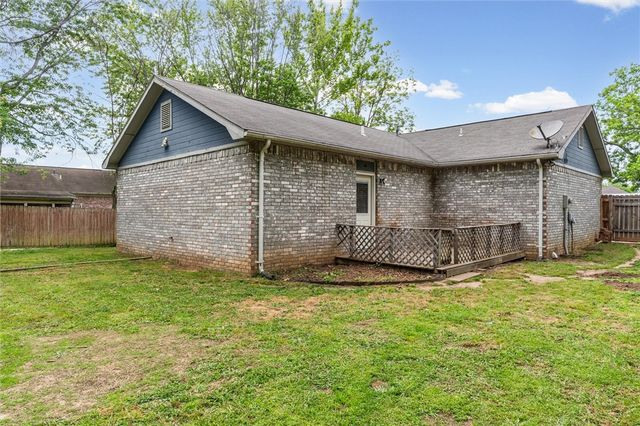 11 Wilson Street, Farmington, AR 72730
