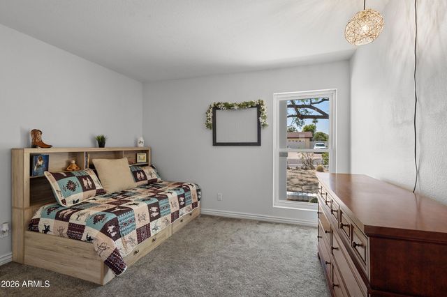 9609 N 35th Place, Phoenix, AZ 85028