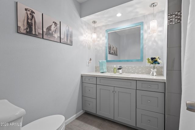9609 N 35th Place, Phoenix, AZ 85028