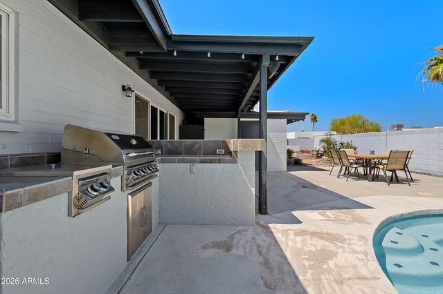 9609 N 35th Place, Phoenix, AZ 85028