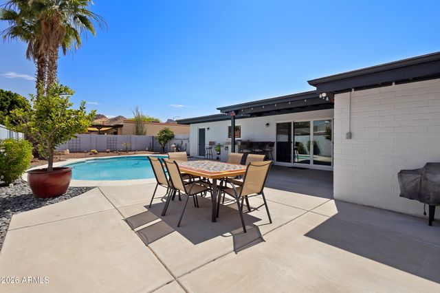 9609 N 35th Place, Phoenix, AZ 85028