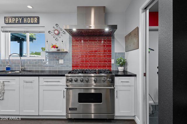 9609 N 35th Place, Phoenix, AZ 85028