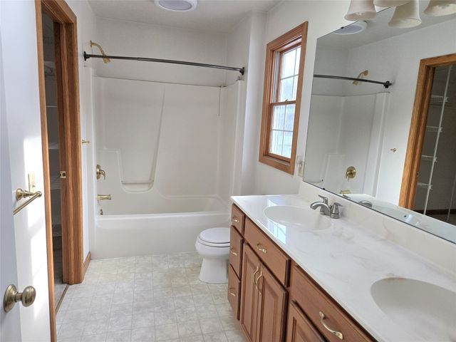 5207 BIRWOOD Drive, Harborcreek, PA 16511