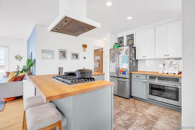 2287 Moorhouse Street, Ferndale, MI 48220