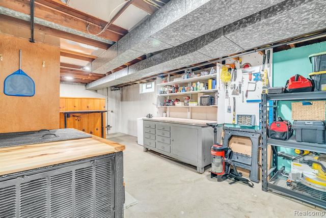 2287 Moorhouse Street, Ferndale, MI 48220