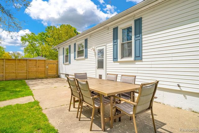 2287 Moorhouse Street, Ferndale, MI 48220