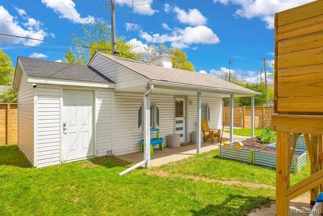 2287 Moorhouse Street, Ferndale, MI 48220