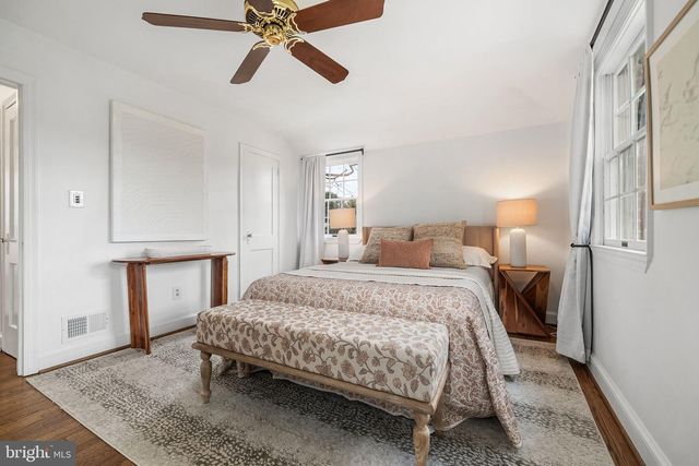 1506 WAYNE ST, Alexandria, VA 22301
