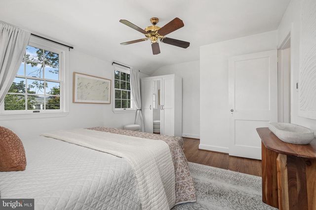 1506 WAYNE ST, Alexandria, VA 22301