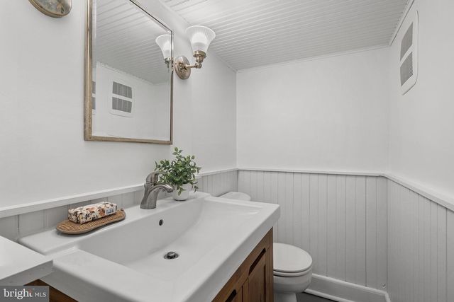 1506 WAYNE ST, Alexandria, VA 22301